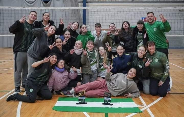 Buena actuación del voley adolescente hinojense