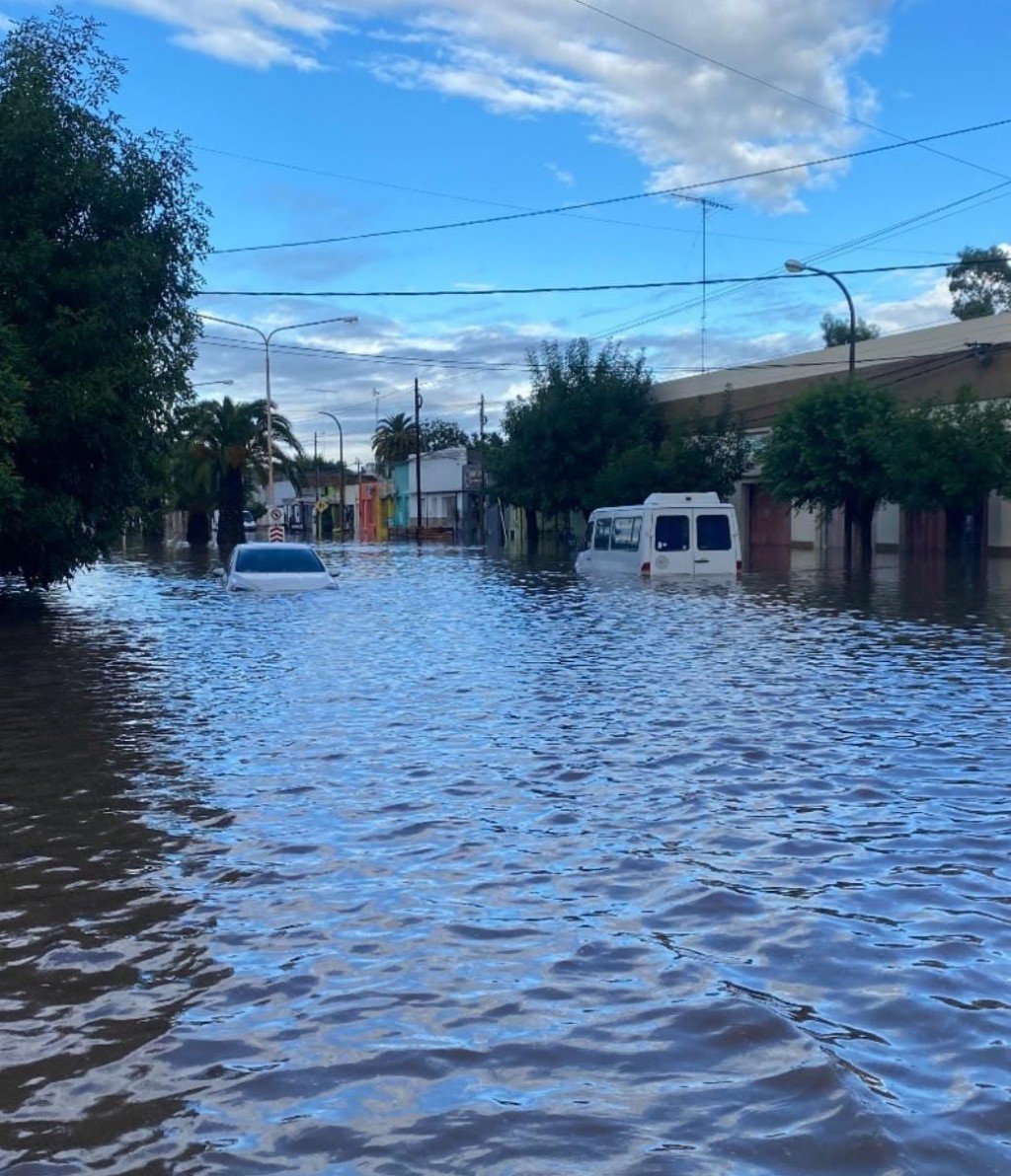 Hinojo: Barrios inundados y familias evacuadas