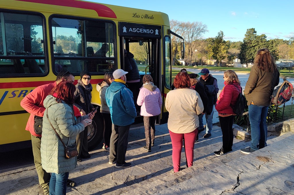 El Bus Turistico festeja aniversario en los pueblos